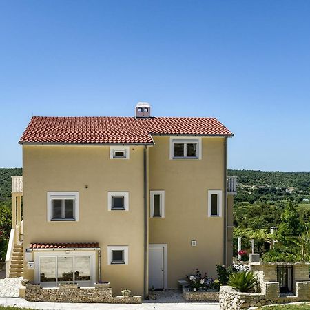Haus Lilli Mit Pool Daire Ražanac Dış mekan fotoğraf