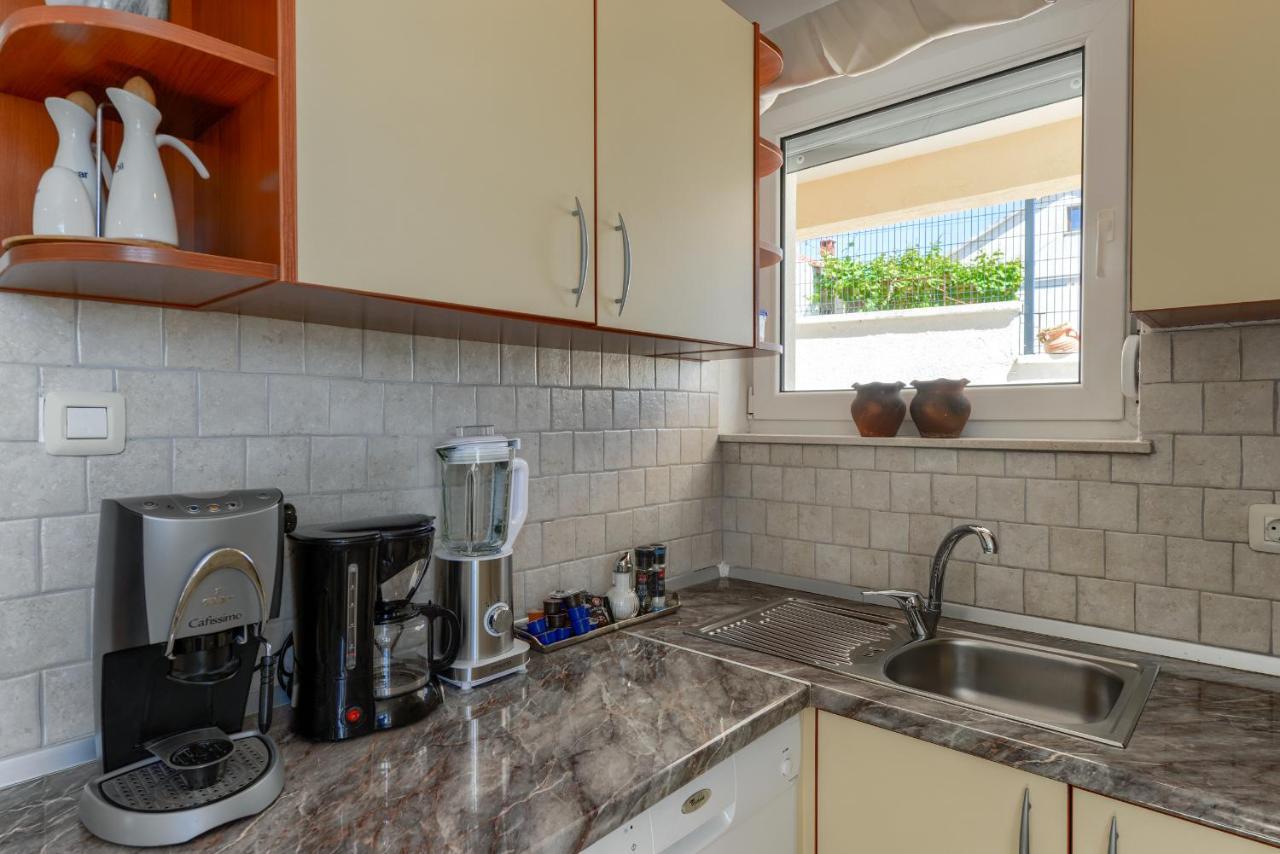 Haus Lilli Mit Pool Daire Ražanac Dış mekan fotoğraf