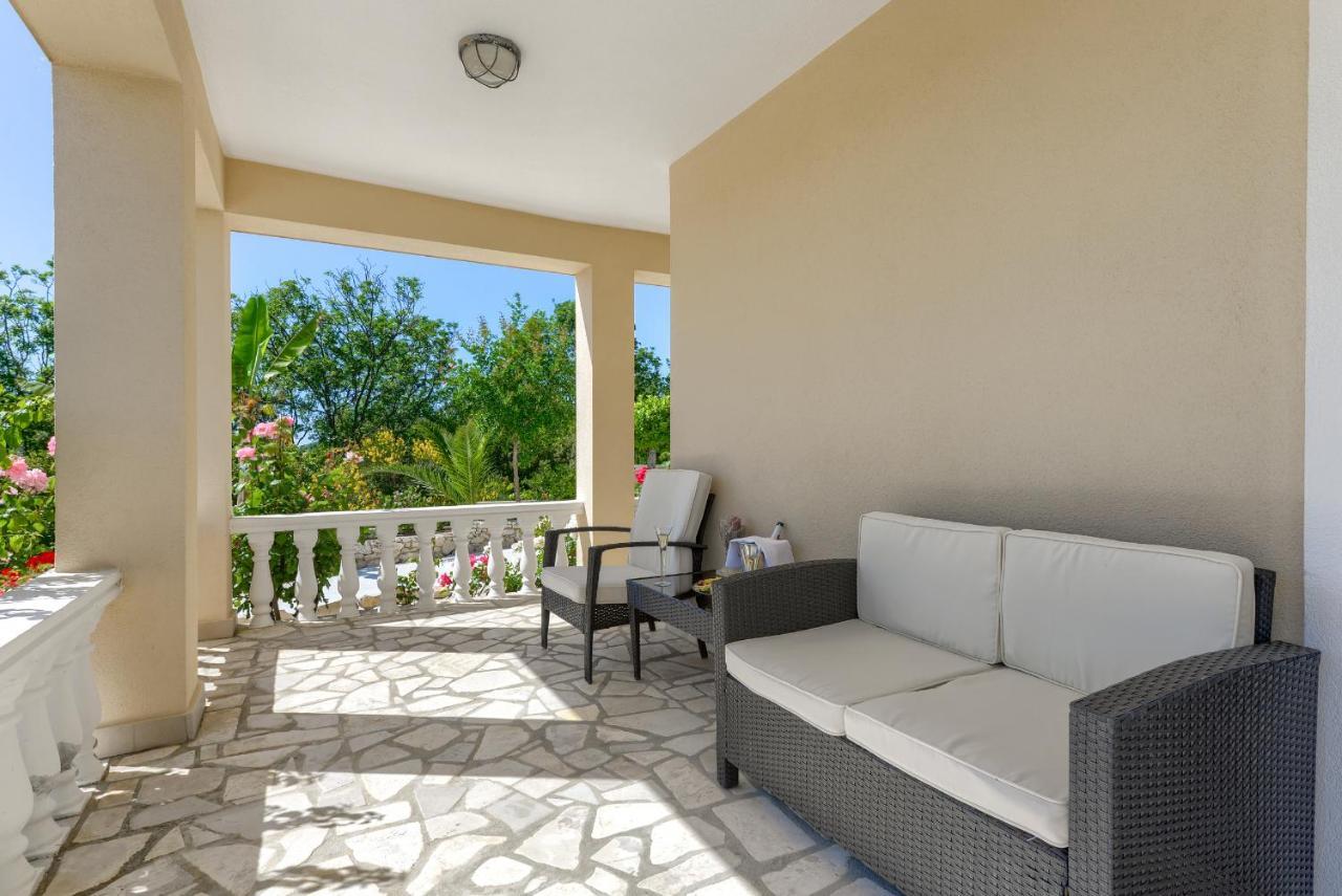 Haus Lilli Mit Pool Daire Ražanac Dış mekan fotoğraf
