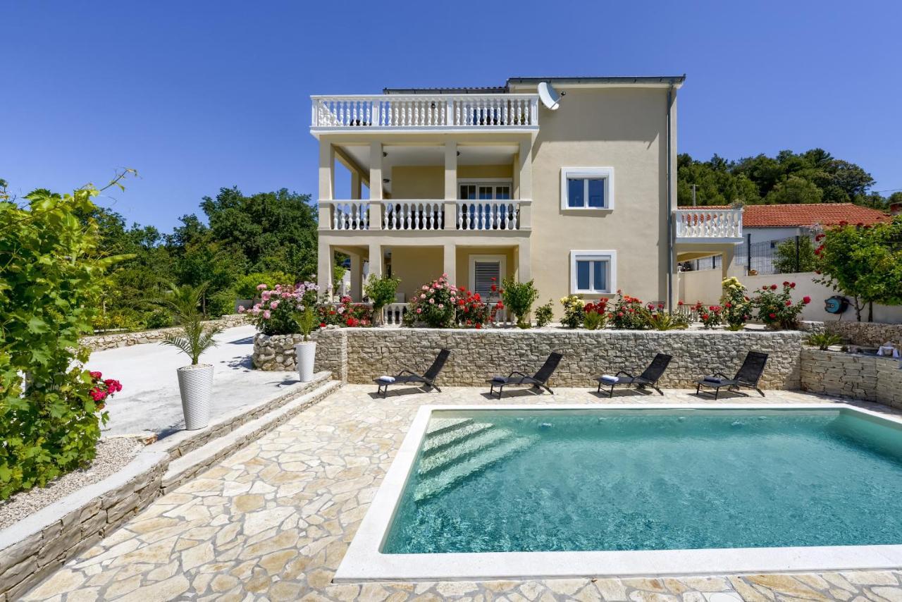 Haus Lilli Mit Pool Daire Ražanac Dış mekan fotoğraf