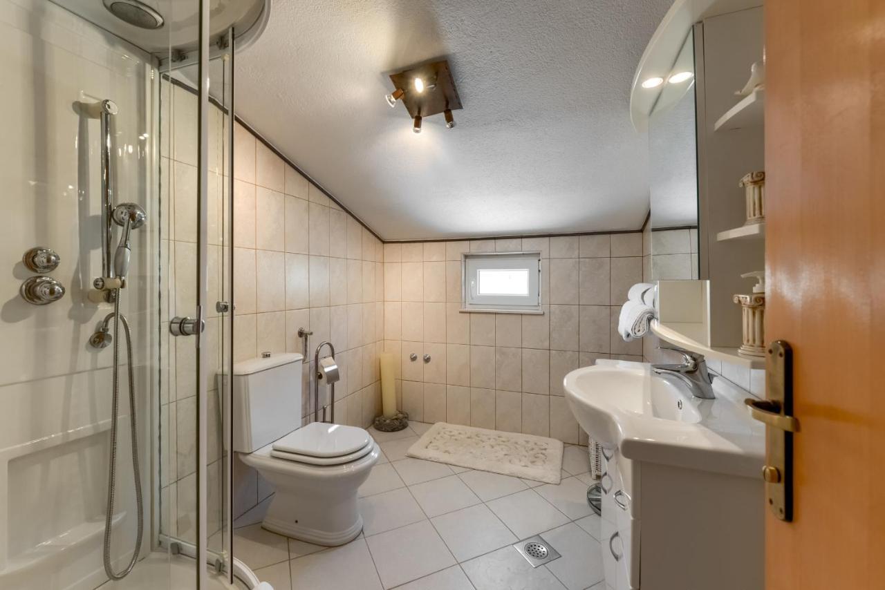 Haus Lilli Mit Pool Daire Ražanac Dış mekan fotoğraf