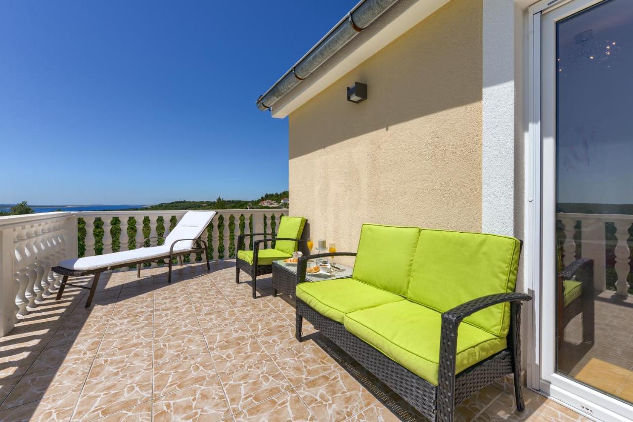 Haus Lilli Mit Pool Daire Ražanac Dış mekan fotoğraf