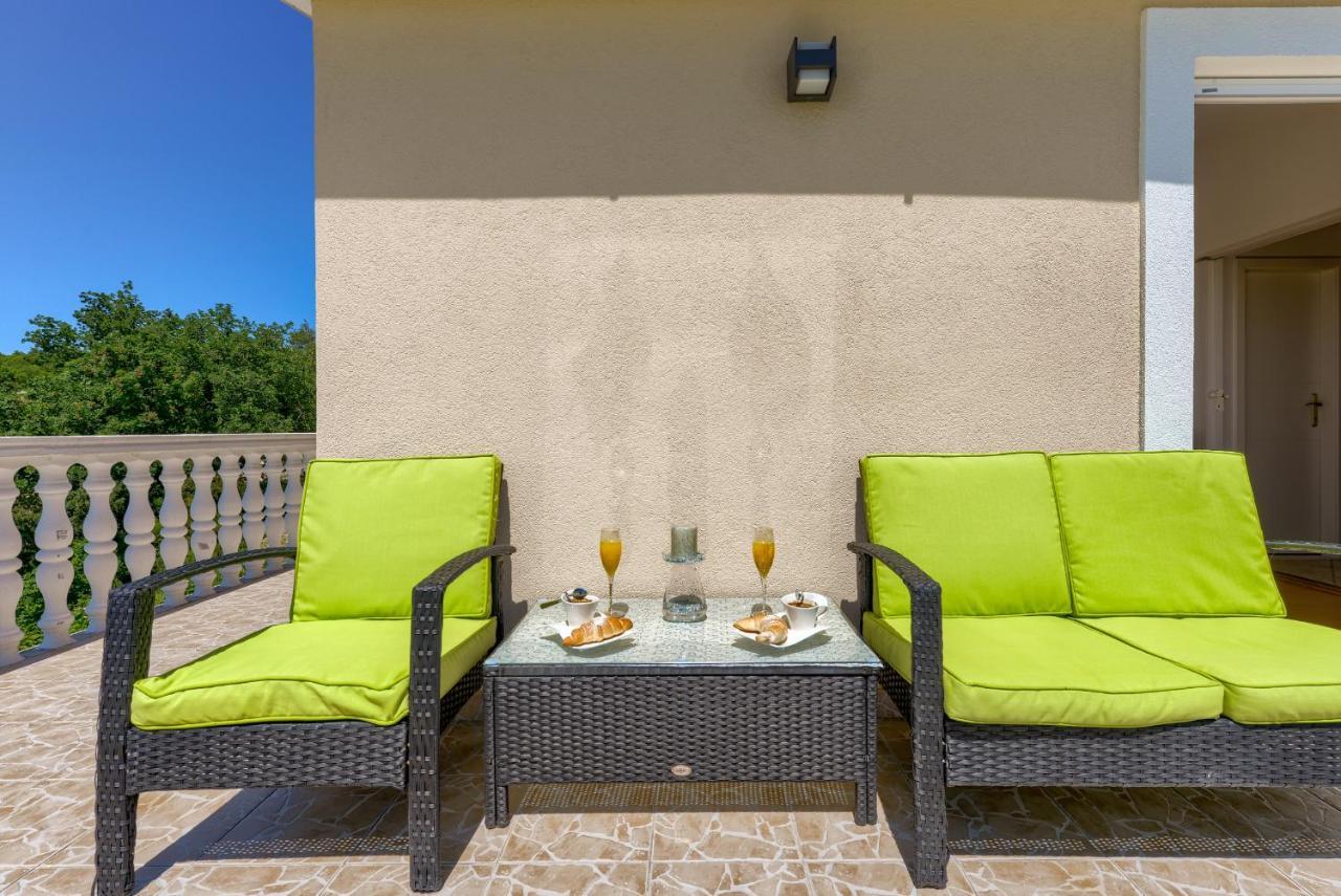 Haus Lilli Mit Pool Daire Ražanac Dış mekan fotoğraf