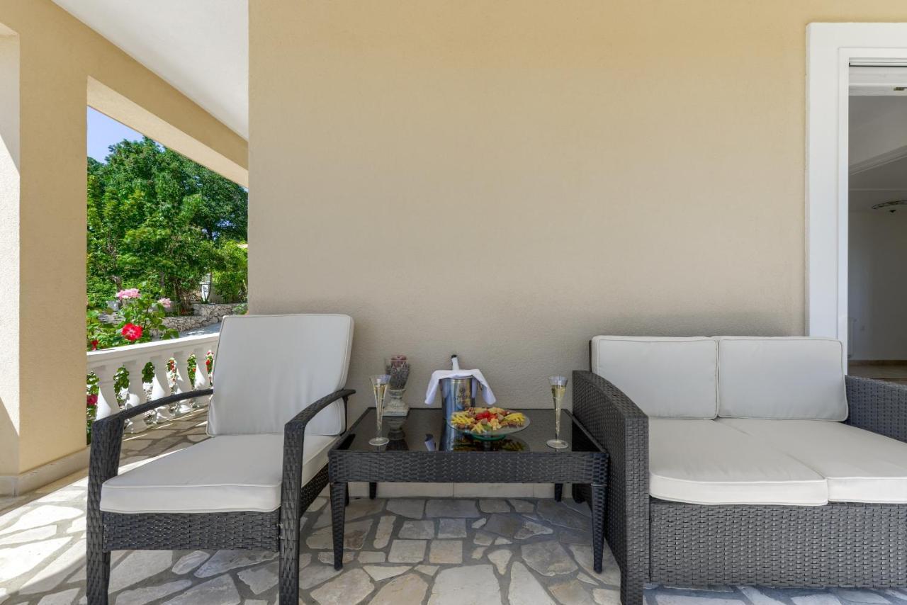 Haus Lilli Mit Pool Daire Ražanac Dış mekan fotoğraf
