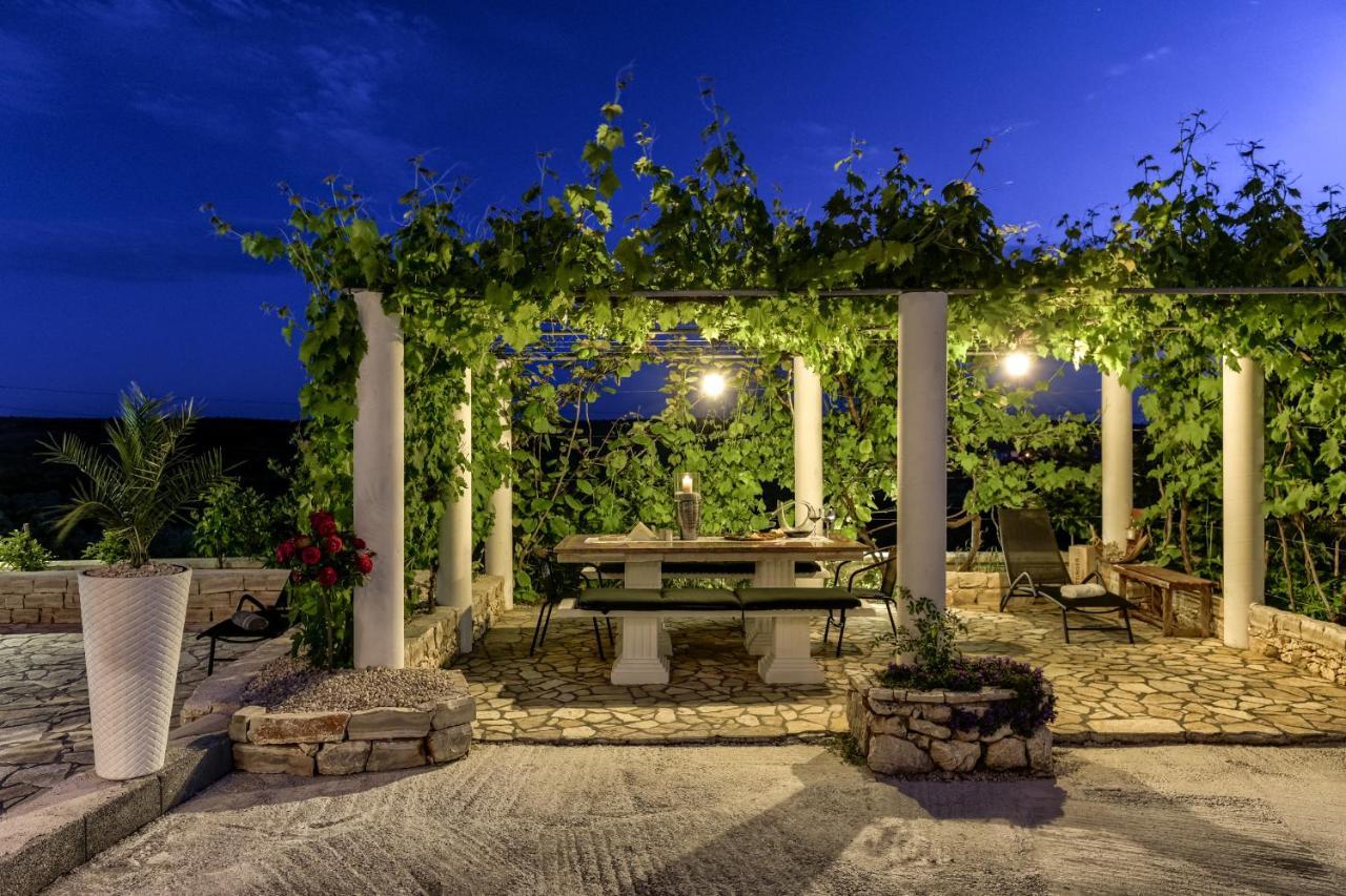 Haus Lilli Mit Pool Daire Ražanac Dış mekan fotoğraf